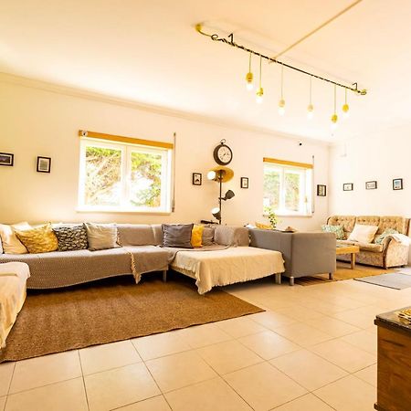 Pineapple Surf House Pansiyon Atouguia Da Baleia Dış mekan fotoğraf