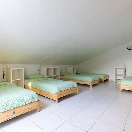 Pineapple Surf House Pansiyon Atouguia Da Baleia Dış mekan fotoğraf