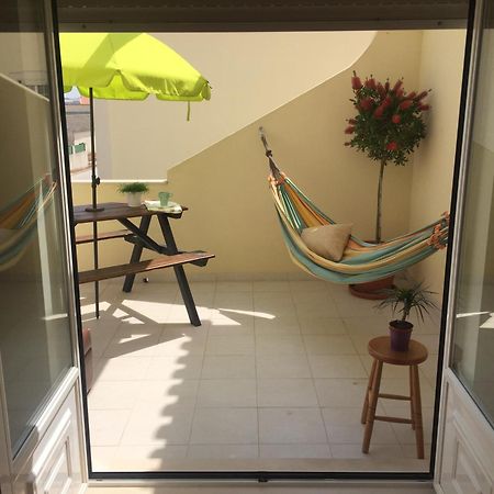 Pineapple Surf House Pansiyon Atouguia Da Baleia Dış mekan fotoğraf