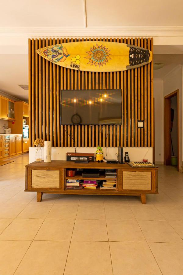 Pineapple Surf House Pansiyon Atouguia Da Baleia Dış mekan fotoğraf
