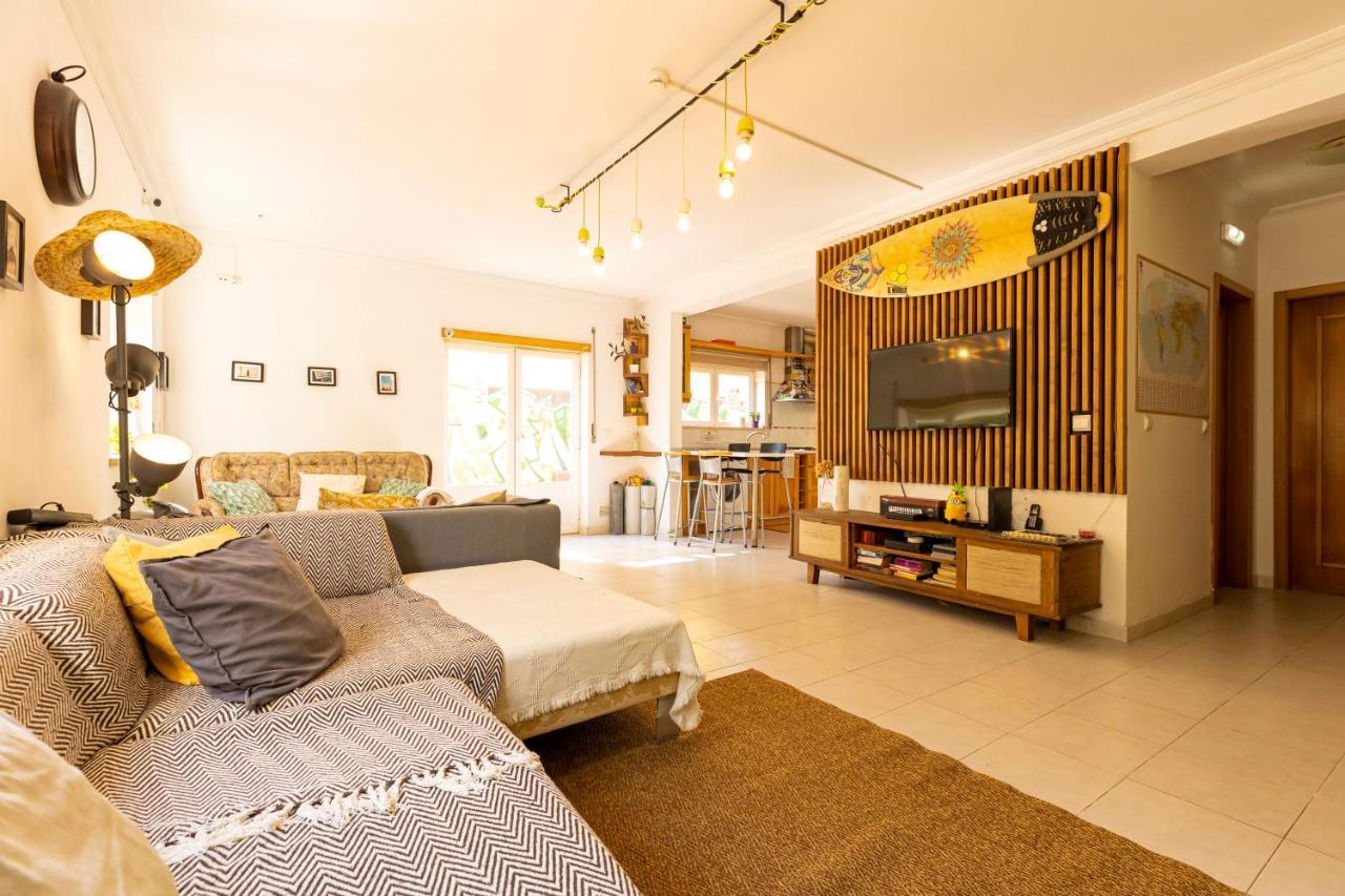 Pineapple Surf House Pansiyon Atouguia Da Baleia Dış mekan fotoğraf
