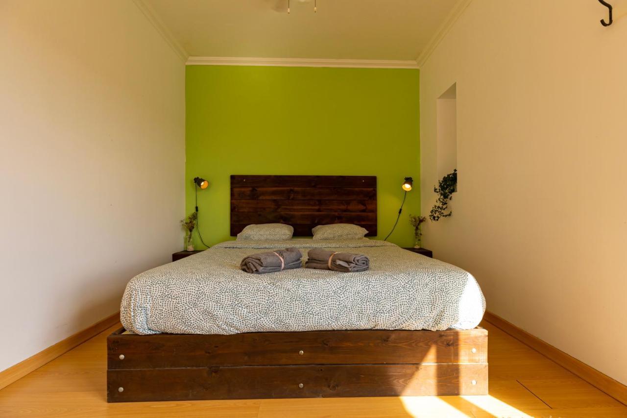 Pineapple Surf House Pansiyon Atouguia Da Baleia Dış mekan fotoğraf