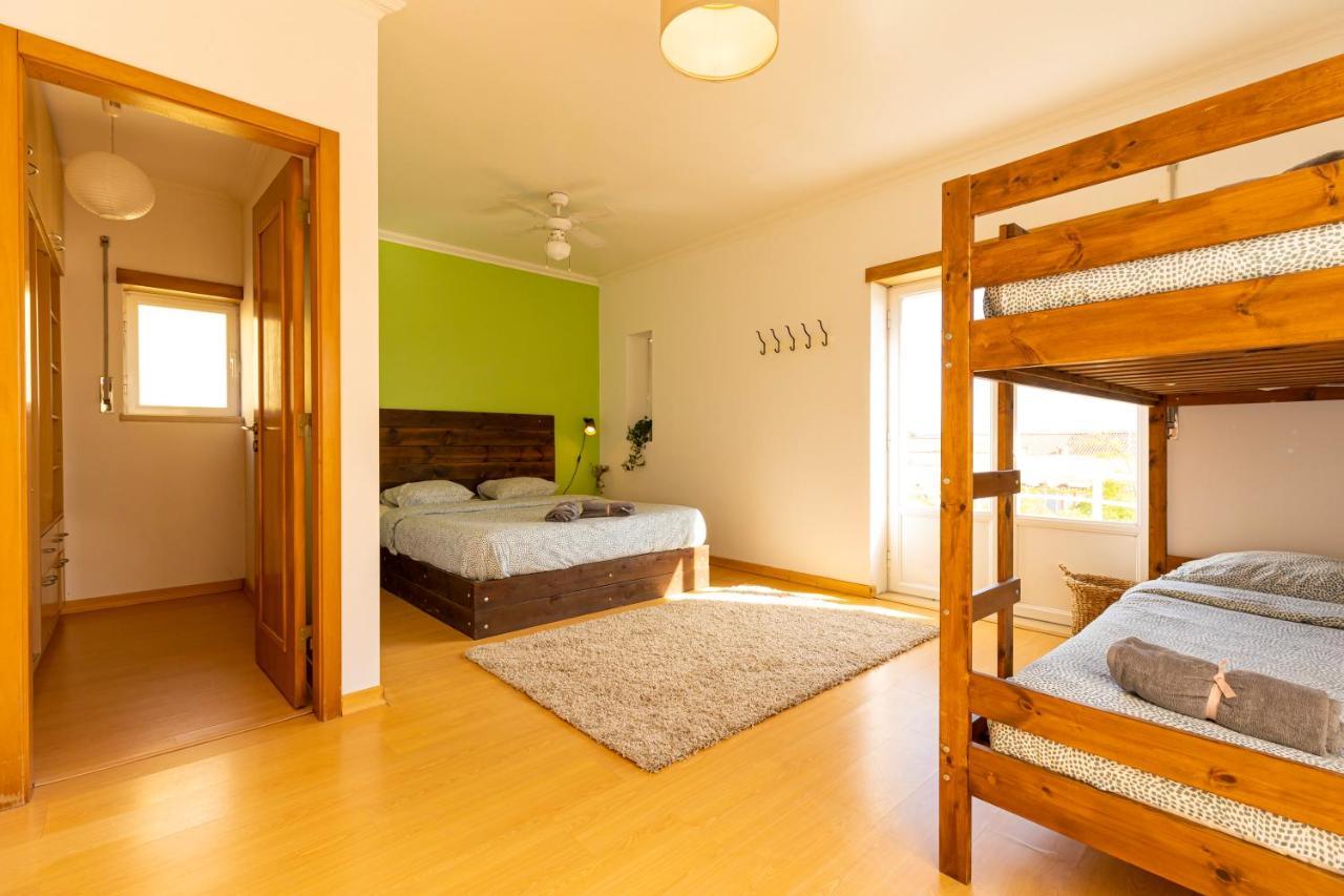 Pineapple Surf House Pansiyon Atouguia Da Baleia Dış mekan fotoğraf