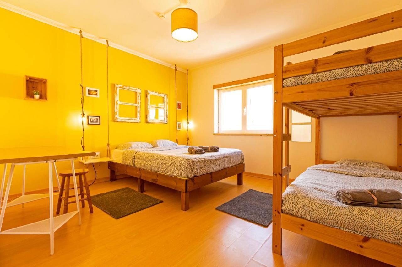 Pineapple Surf House Pansiyon Atouguia Da Baleia Dış mekan fotoğraf