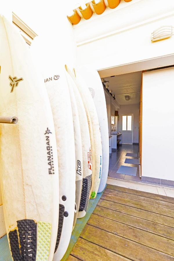 Pineapple Surf House Pansiyon Atouguia Da Baleia Dış mekan fotoğraf