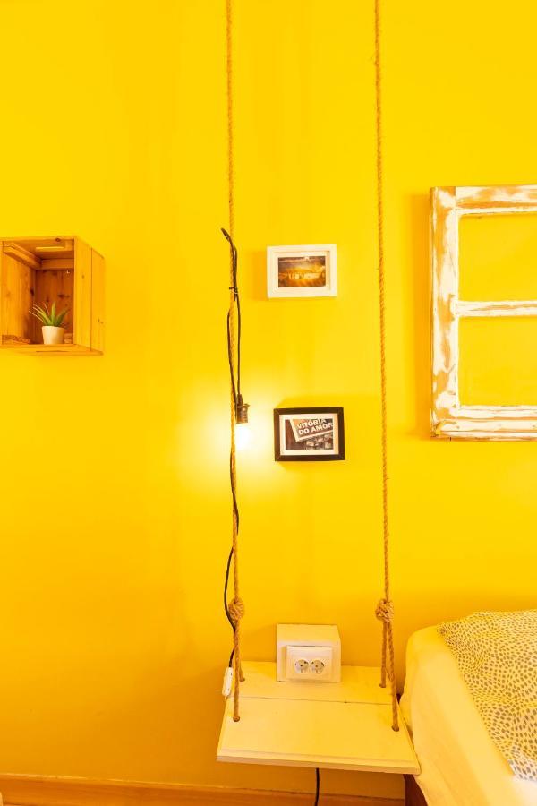 Pineapple Surf House Pansiyon Atouguia Da Baleia Dış mekan fotoğraf