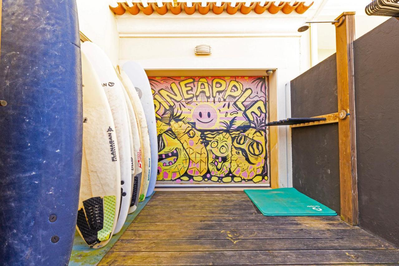 Pineapple Surf House Pansiyon Atouguia Da Baleia Dış mekan fotoğraf