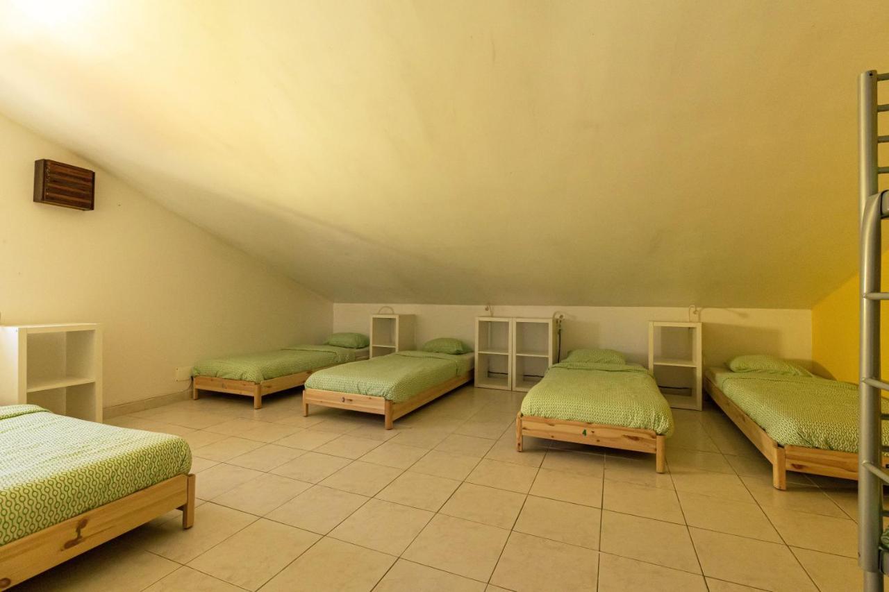 Pineapple Surf House Pansiyon Atouguia Da Baleia Dış mekan fotoğraf